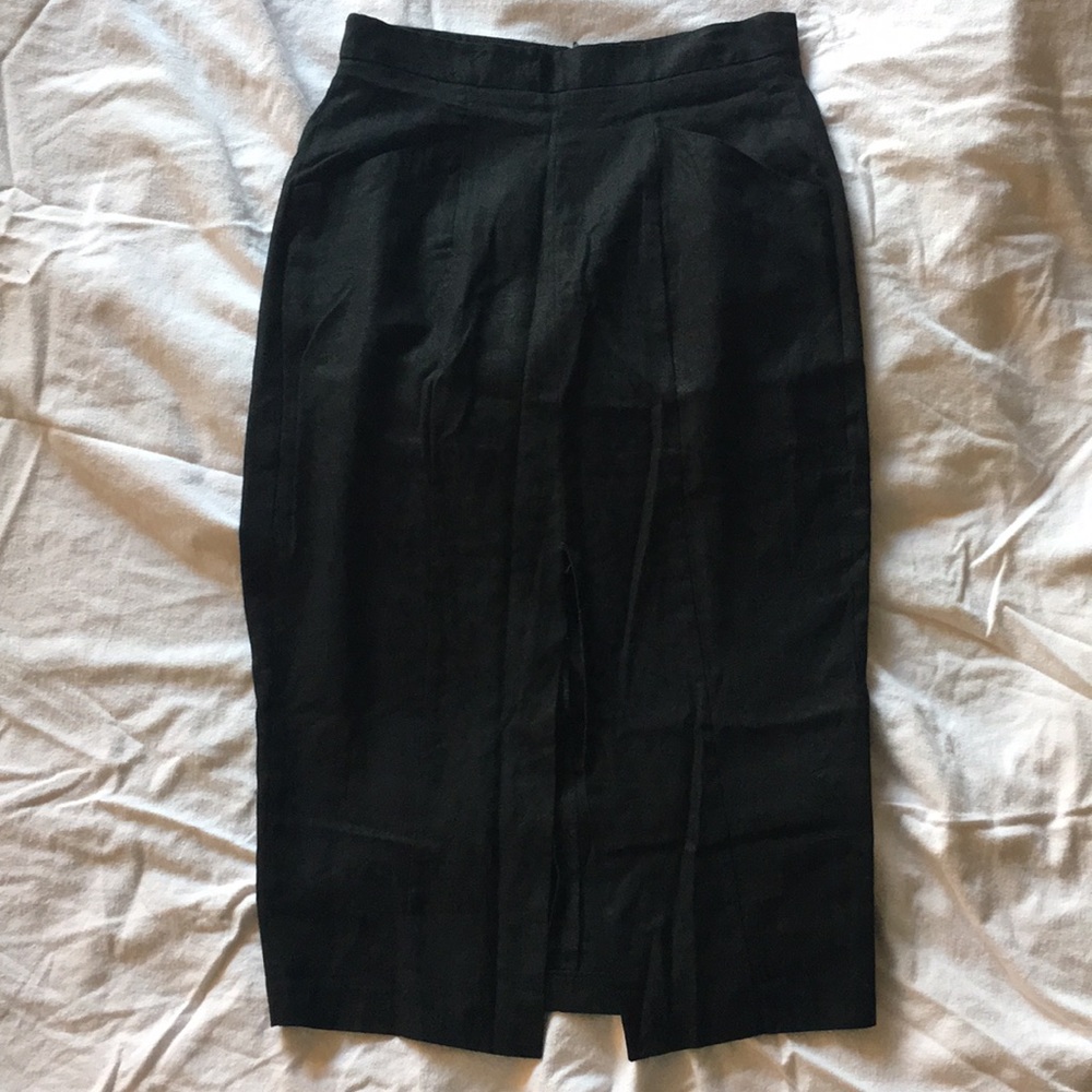 Sexy black pencil skirt with front slit